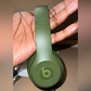 Wired Hunter Green Solo3 Beats
